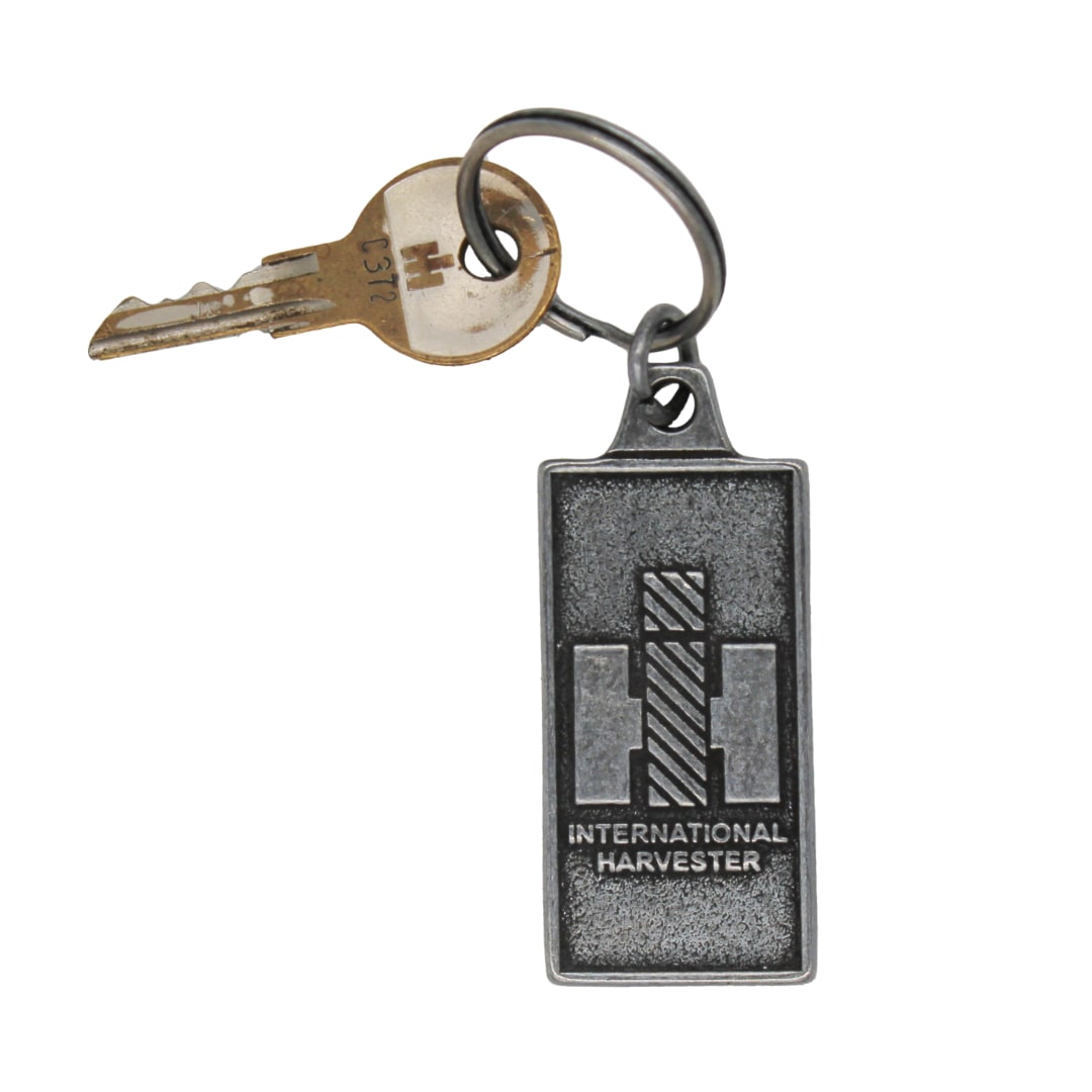 🎁 International Harvester Keychain (100% off)